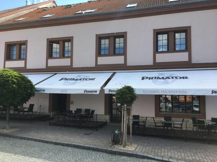 Hotel Kralovsky Dvur Hořice Exteriör bild