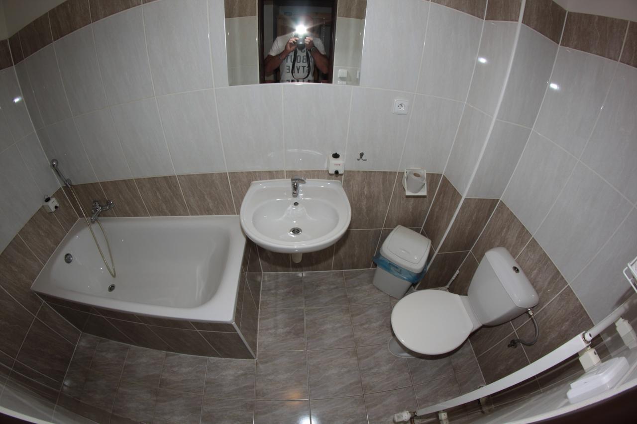 Hotel Kralovsky Dvur Hořice Exteriör bild
