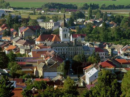 Hotel Kralovsky Dvur Hořice Exteriör bild